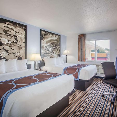Отель Super 8 By Wyndham Washington Экстерьер фото