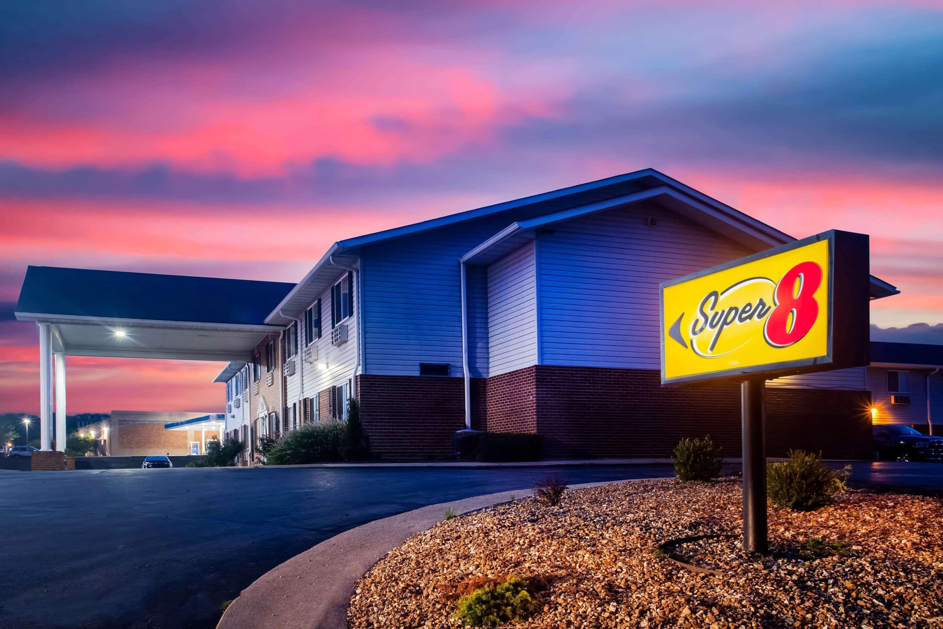Отель Super 8 By Wyndham Washington Экстерьер фото
